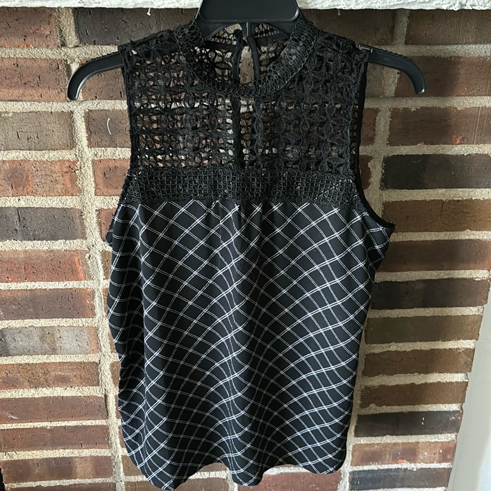 Womens Maurice’s High Neck Sleeveless Top, Size Medium, Black